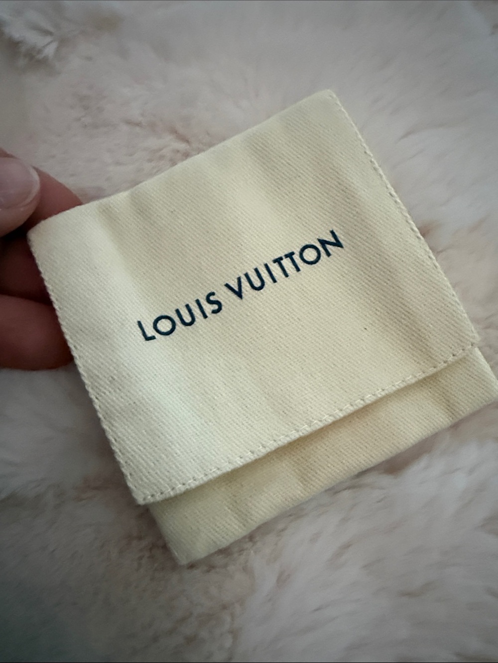 Louis Vuitton Gift Box w/Dust Bag & Lace - Picture 5 of 7